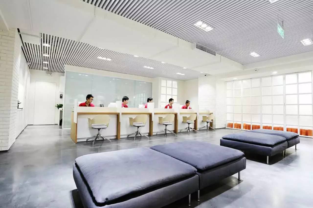 雷軍新玩法:“小米式生活”+拉升逼格+渠道下沉