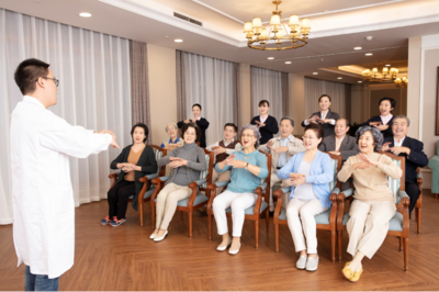 兩會熱議“健康老齡化”,椿萱茂引領養老服務新風向