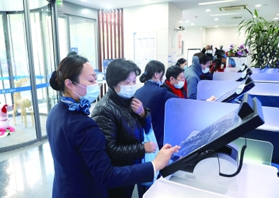 智能生活,老人還要邁過多少“數(shù)字鴻溝”